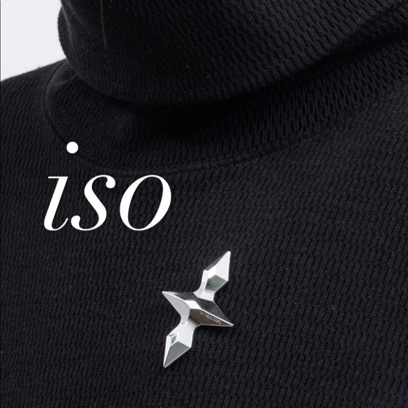 ISO Hyein Seo Pin Badge Bolo Tie Necklace or Beret - Picture 3 of 3